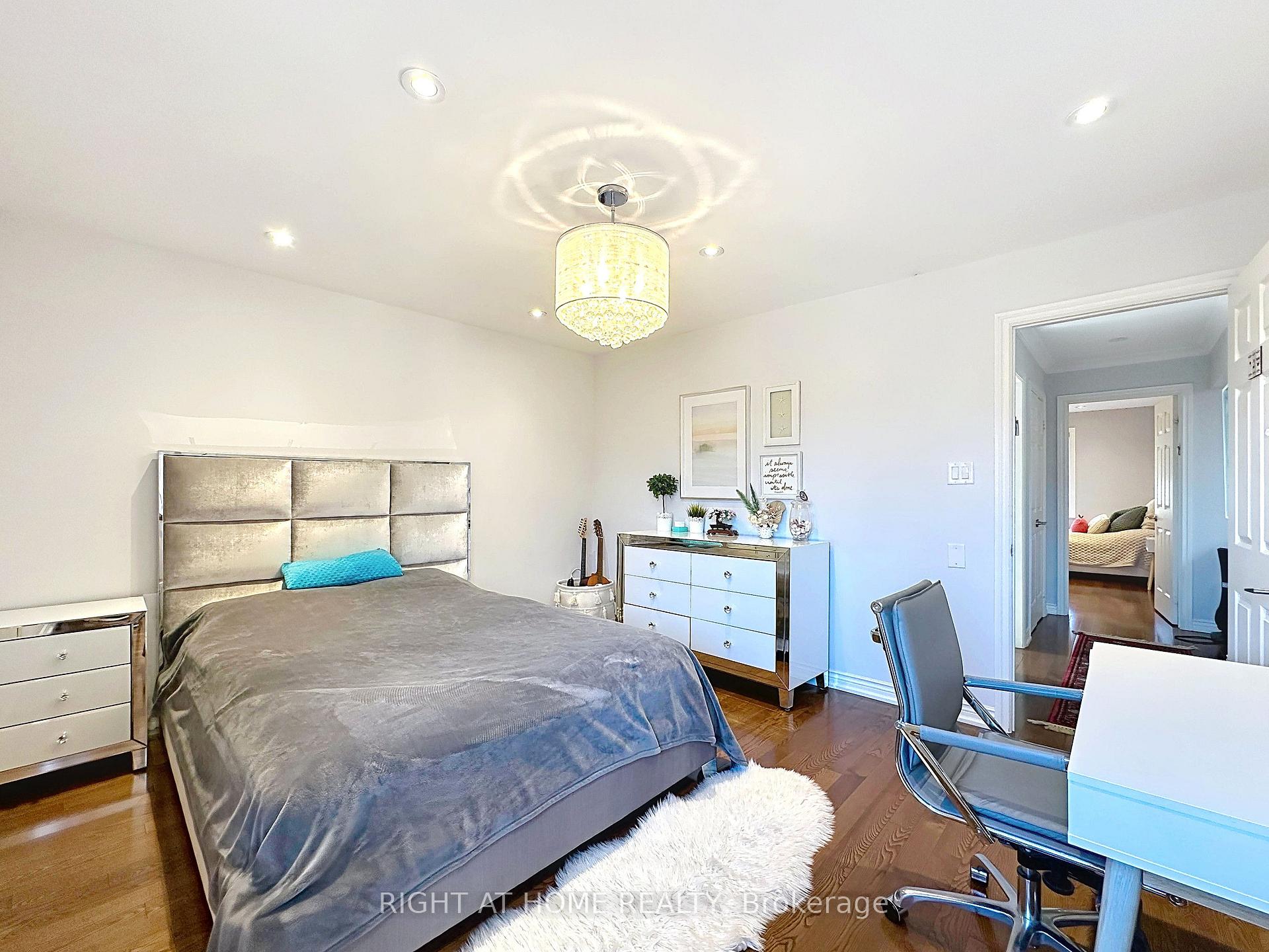 Photo 40 of 60 Helena Gardens, Vaughan, Crestwood-Springfarm-Yorkhill — HOMEH