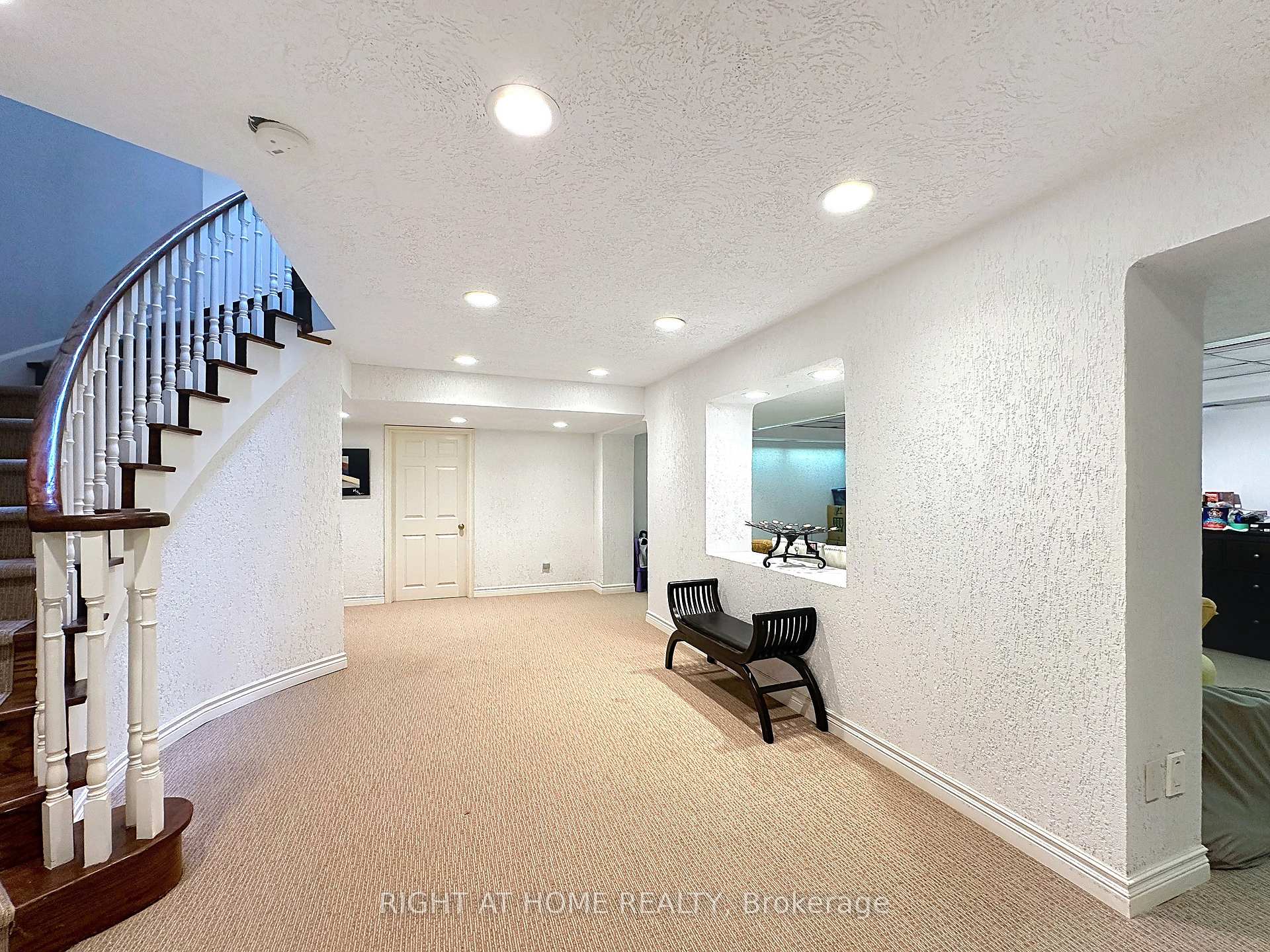 Photo 47 of 60 Helena Gardens, Vaughan, Crestwood-Springfarm-Yorkhill — HOMEH