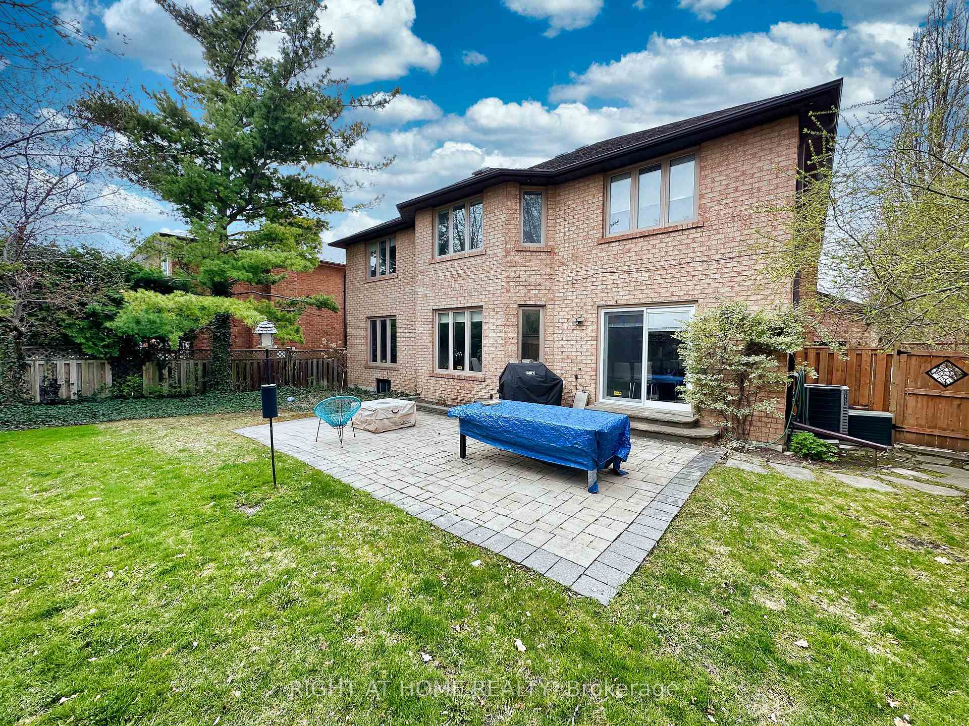 Photo 50 of 60 Helena Gardens, Vaughan, Crestwood-Springfarm-Yorkhill — HOMEH