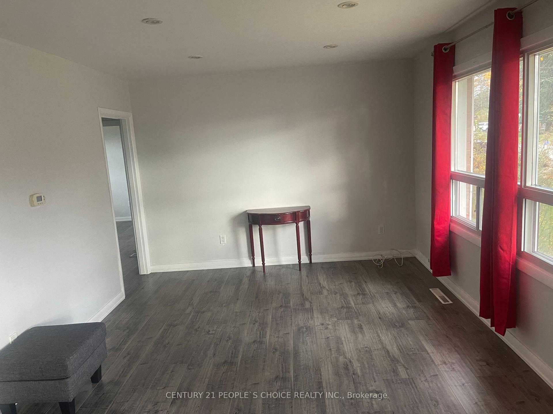 Photo 3 of Unit Upper, 76 Hurricane Avenue, Vaughan, West Woodbridge — HOMEH