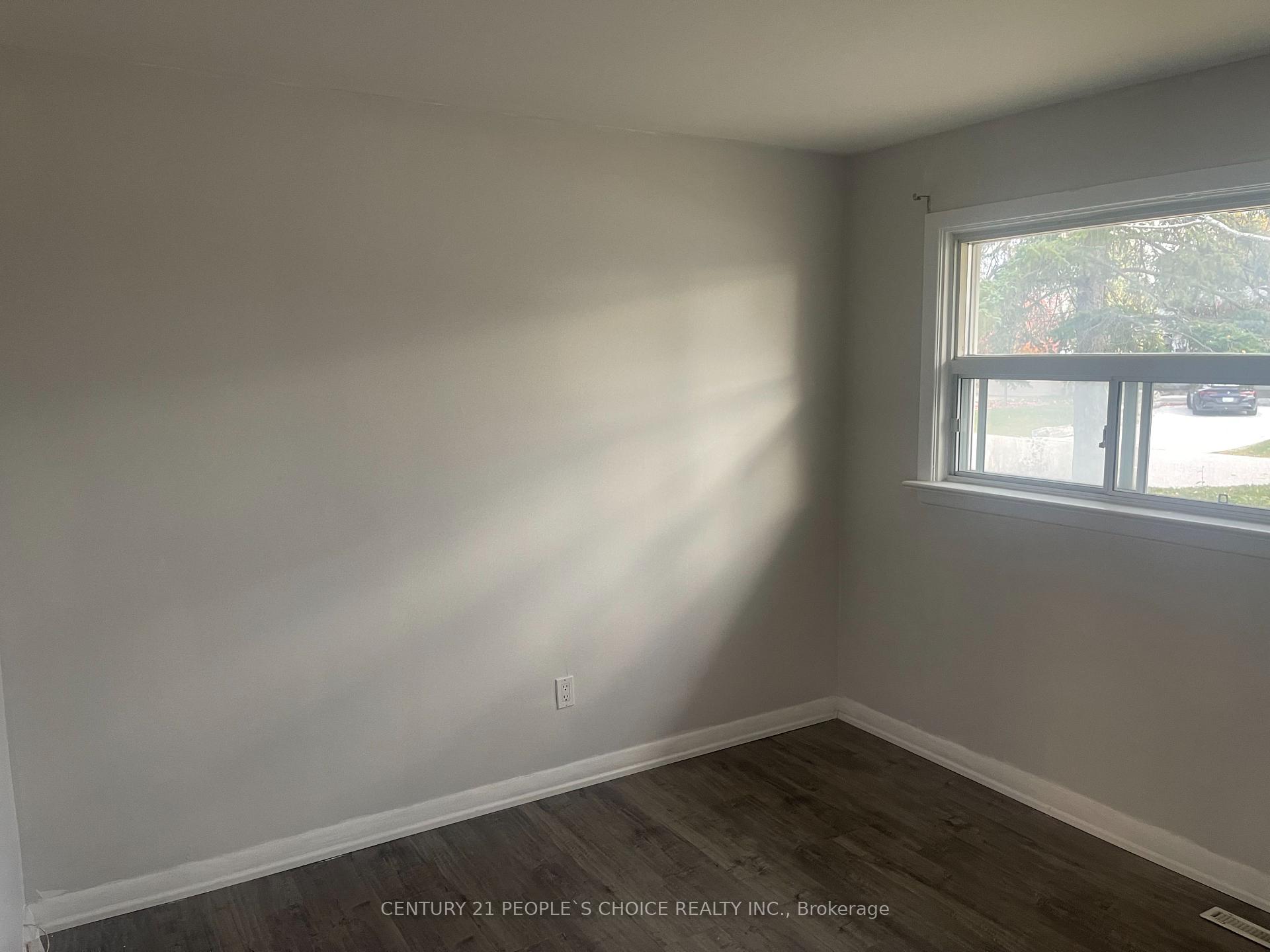 Photo 6 of Unit Upper, 76 Hurricane Avenue, Vaughan, West Woodbridge — HOMEH