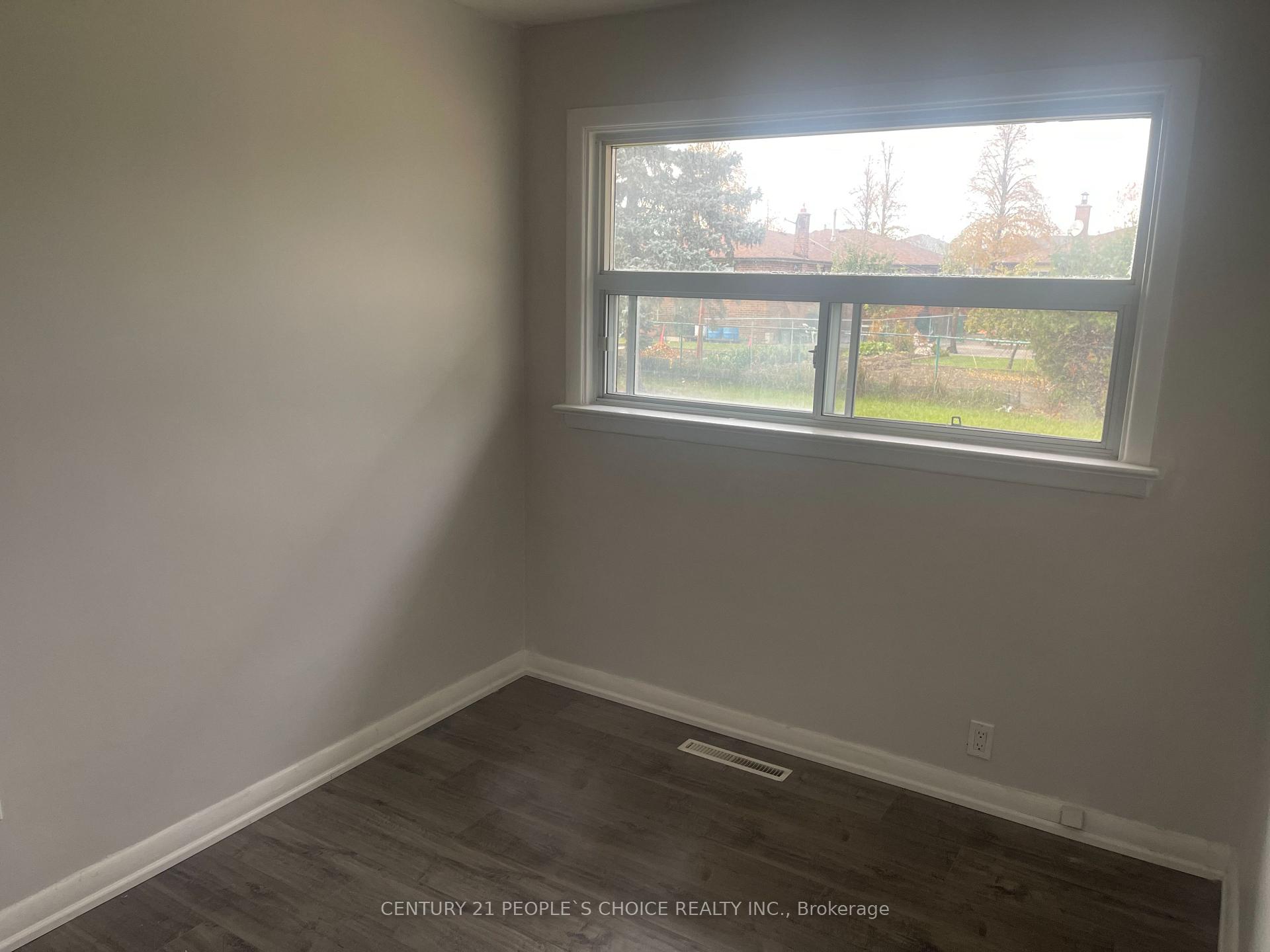 Photo 7 of Unit Upper, 76 Hurricane Avenue, Vaughan, West Woodbridge — HOMEH