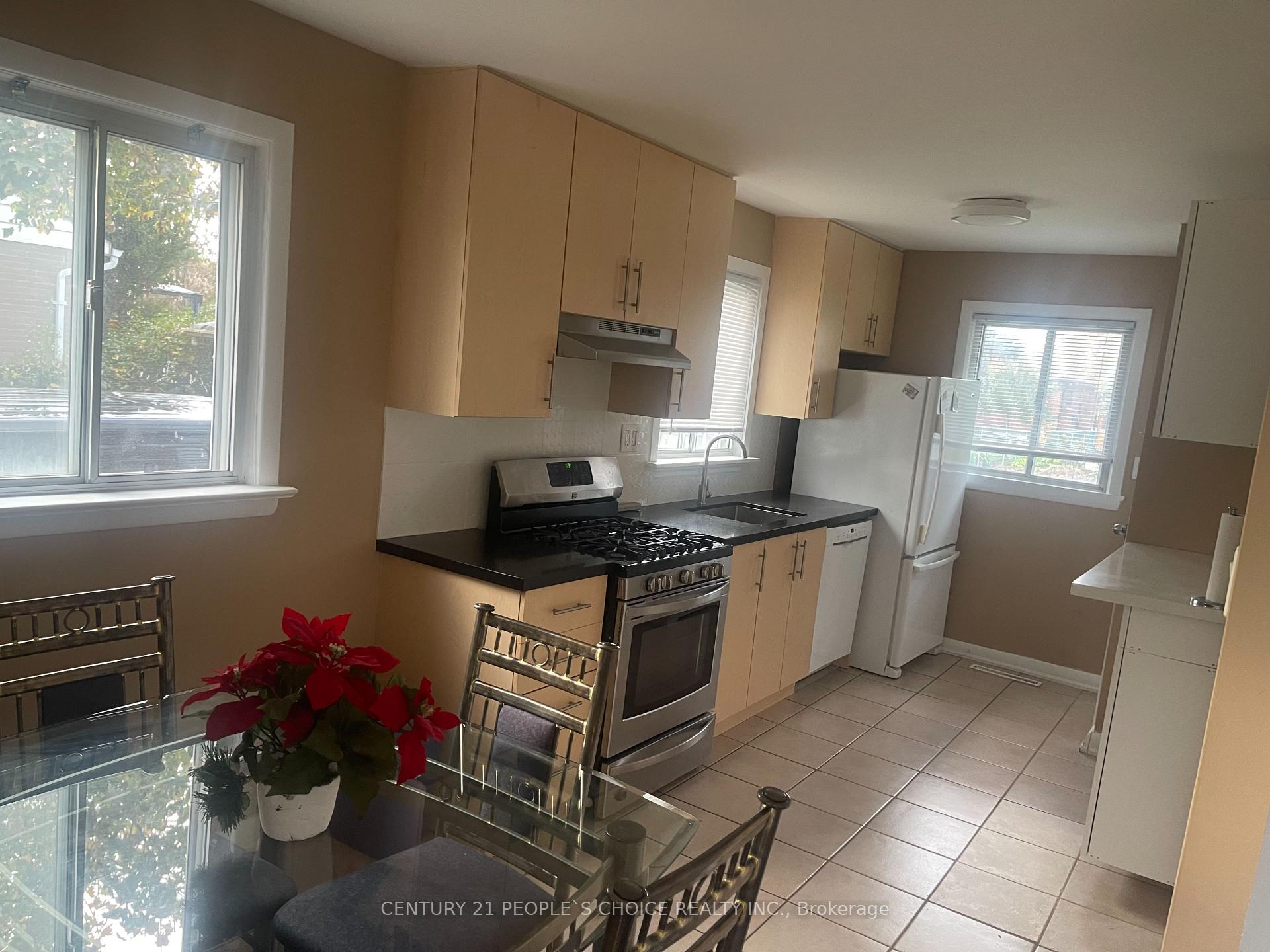 Photo 9 of Unit Upper, 76 Hurricane Avenue, Vaughan, West Woodbridge — HOMEH