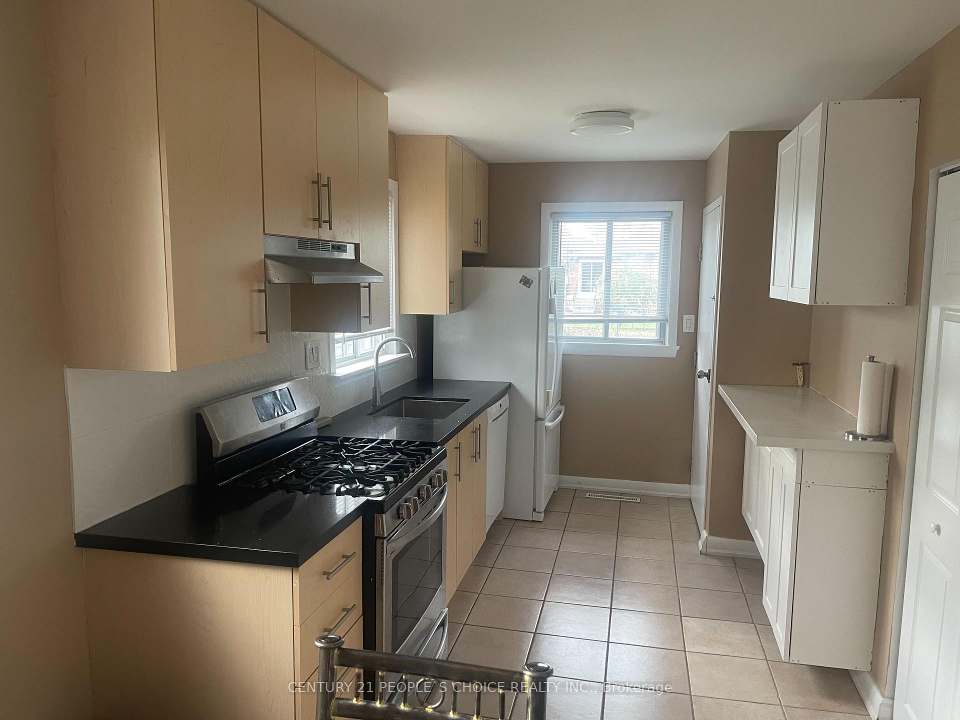 Photo 11 of Unit Upper, 76 Hurricane Avenue, Vaughan, West Woodbridge — HOMEH