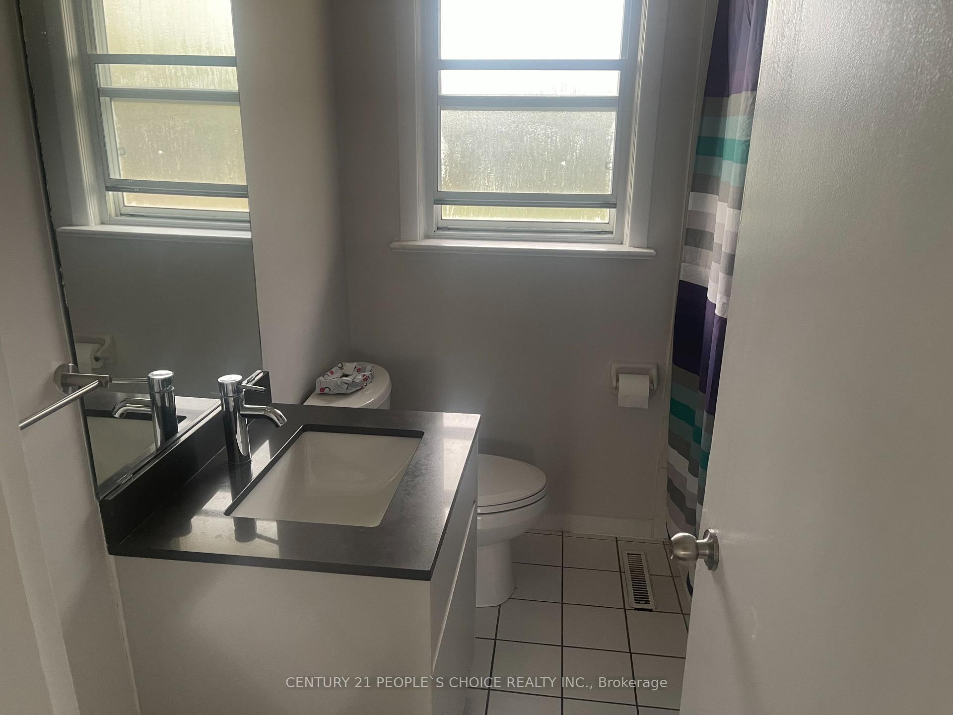 Photo 13 of Unit Upper, 76 Hurricane Avenue, Vaughan, West Woodbridge — HOMEH