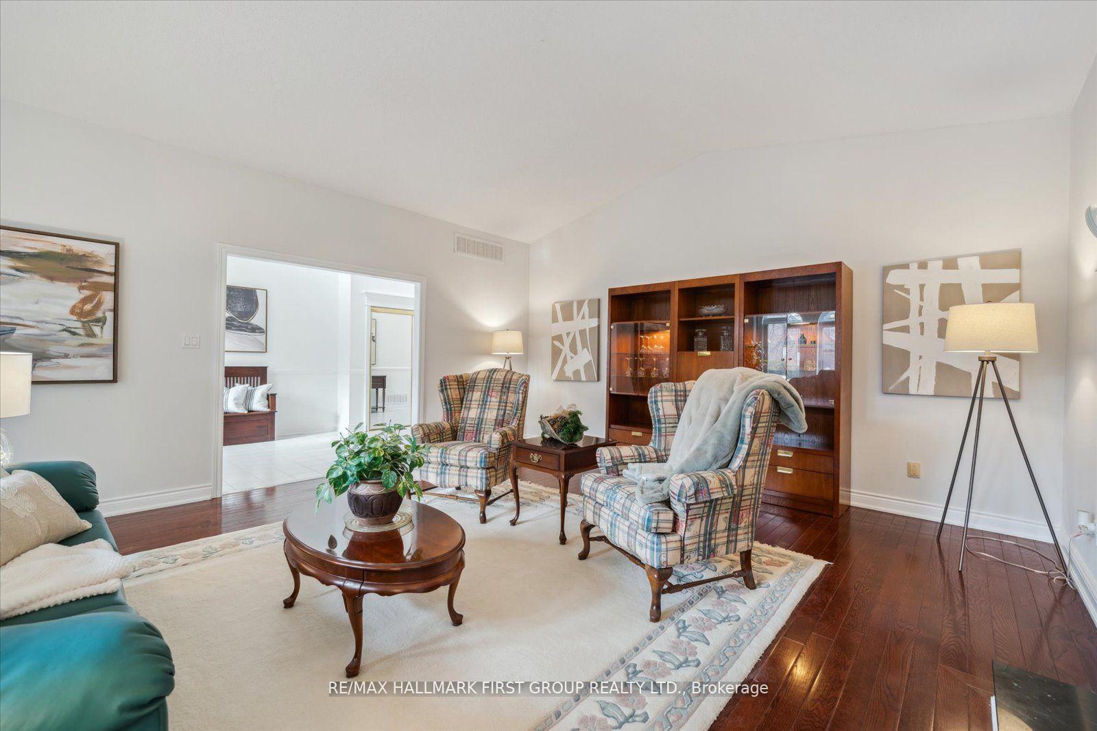 Photo 5 of 944 Duncannon Drive, Pickering, Liverpool — HOMEH