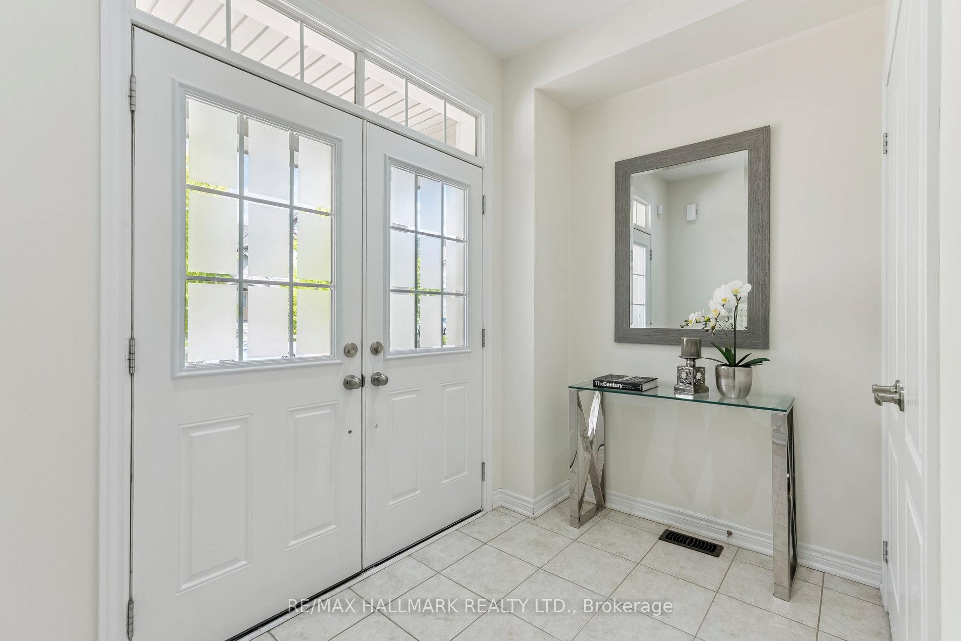 Photo 5 of 73 Lauderdale Drive, Vaughan, Patterson — HOMEH