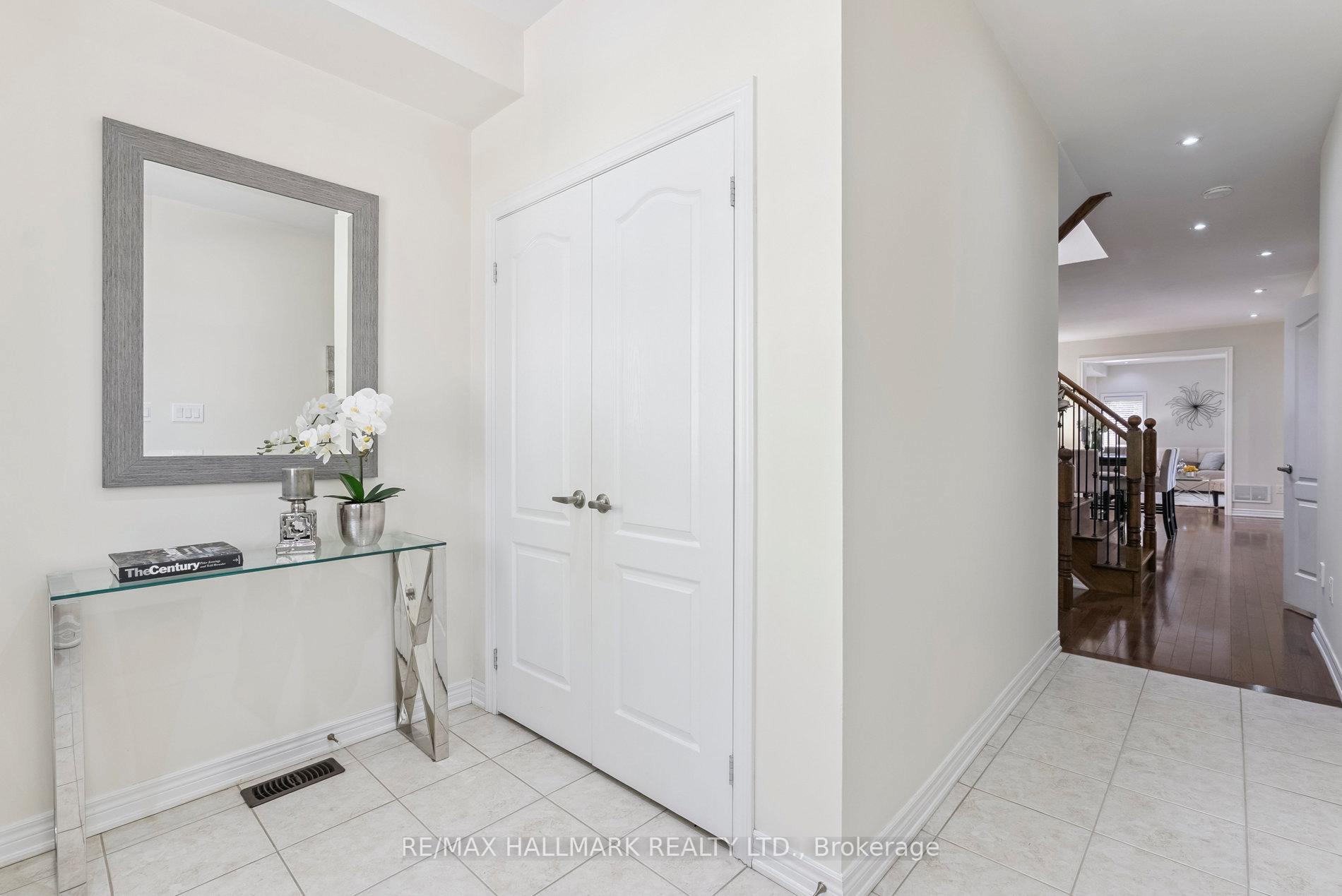 Photo 6 of 73 Lauderdale Drive, Vaughan, Patterson — HOMEH