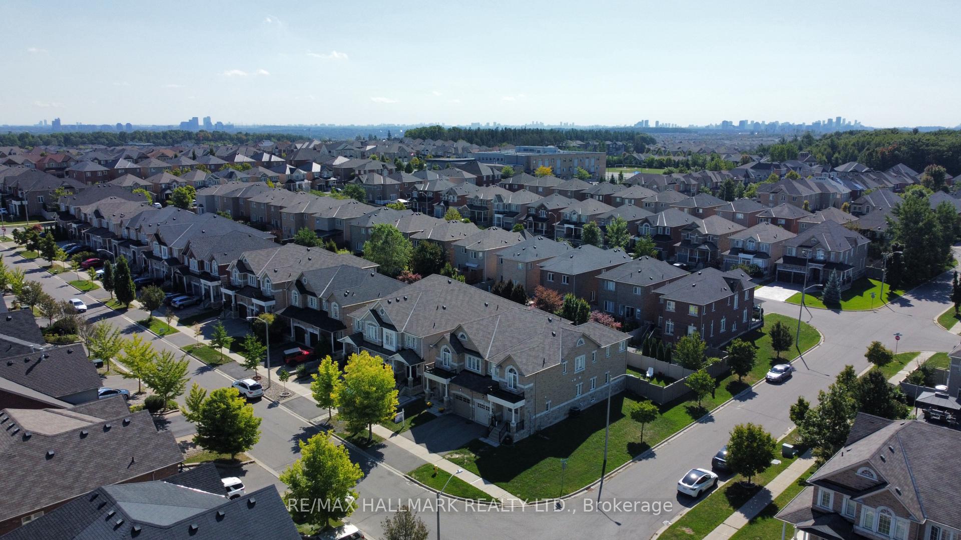 Photo 40 of 73 Lauderdale Drive, Vaughan, Patterson — HOMEH