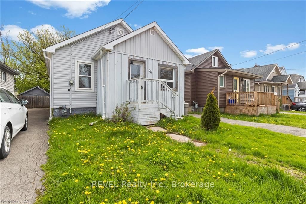 Photo 2 of 28 Mcalpine Avenue S, Welland, Lincoln/Crowland — HOMEH