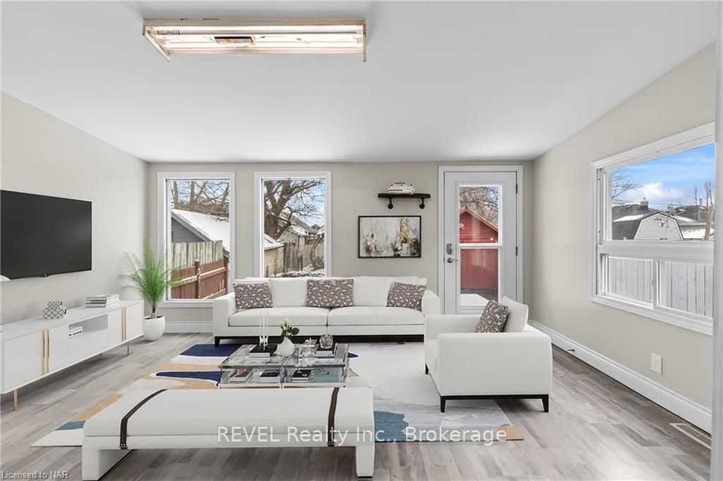 Photo 15 of 28 Mcalpine Avenue S, Welland, Lincoln/Crowland — HOMEH