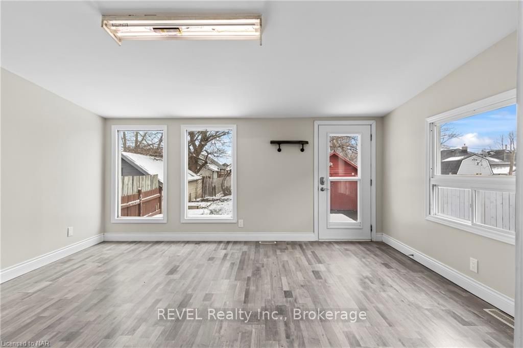 Photo 16 of 28 Mcalpine Avenue S, Welland, Lincoln/Crowland — HOMEH