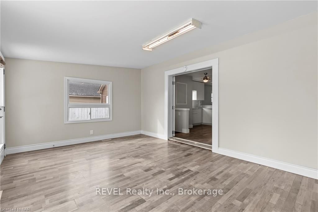 Photo 18 of 28 Mcalpine Avenue S, Welland, Lincoln/Crowland — HOMEH