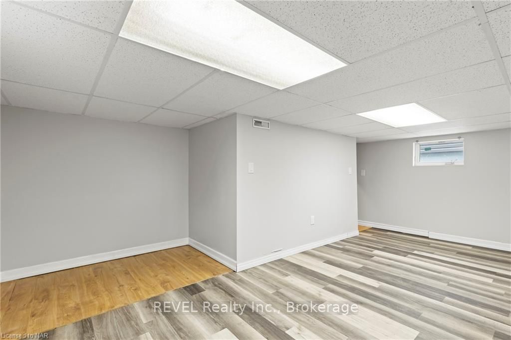 Photo 25 of 28 Mcalpine Avenue S, Welland, Lincoln/Crowland — HOMEH