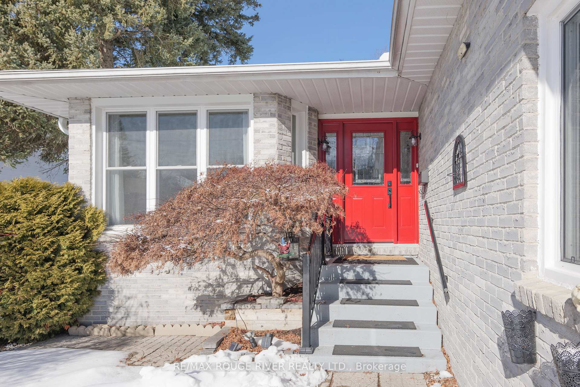 Photo 2 of 360 Sheppard Avenue, Pickering, Rougemount — HOMEH