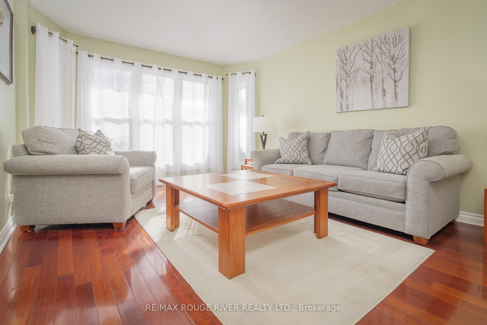 Photo 5 of 360 Sheppard Avenue, Pickering, Rougemount — HOMEH