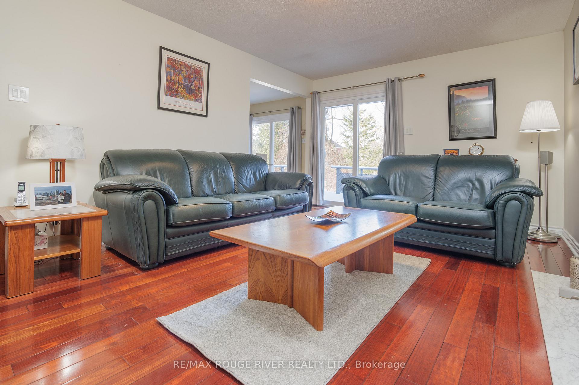 Photo 10 of 360 Sheppard Avenue, Pickering, Rougemount — HOMEH