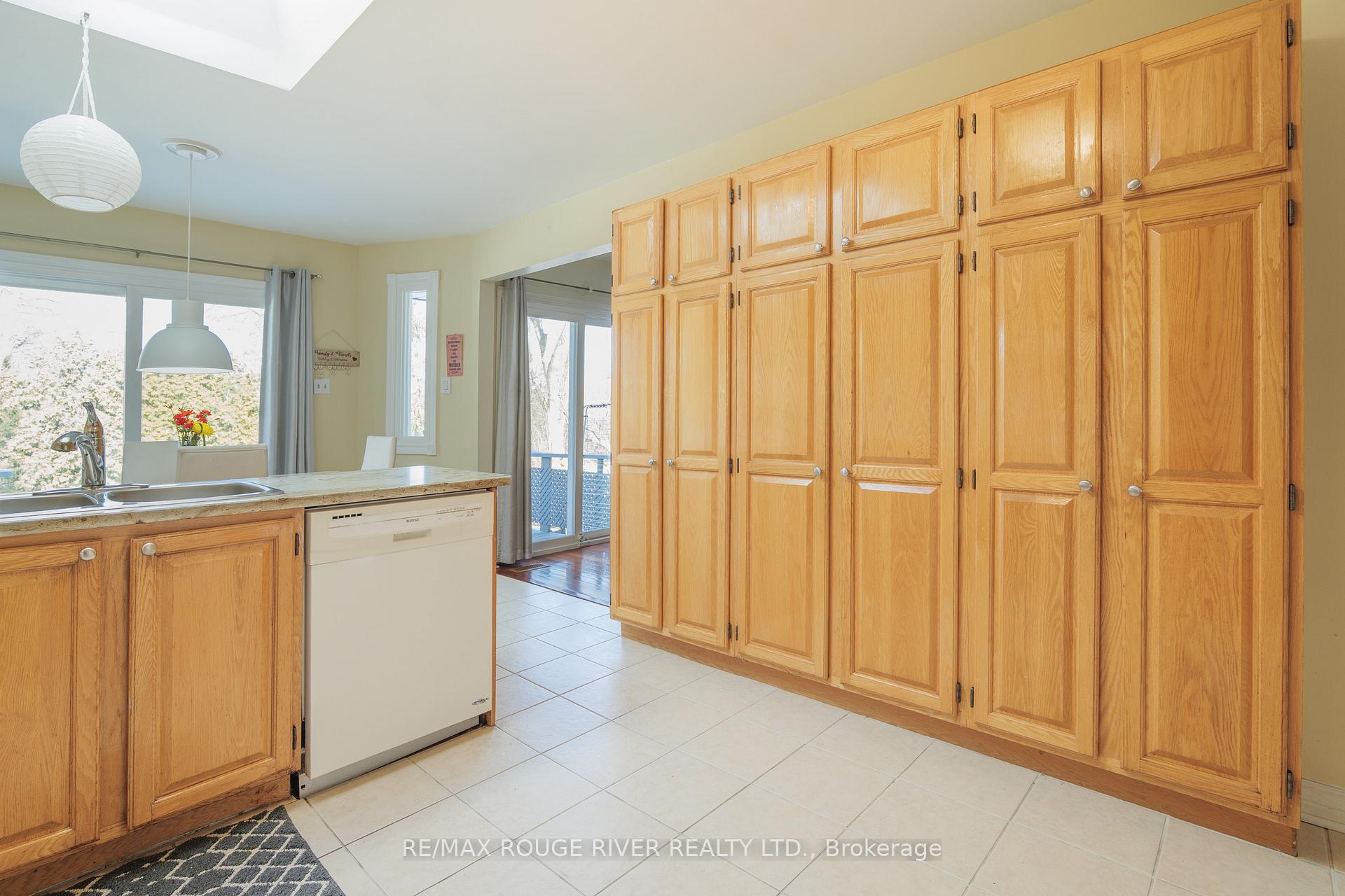 Photo 13 of 360 Sheppard Avenue, Pickering, Rougemount — HOMEH