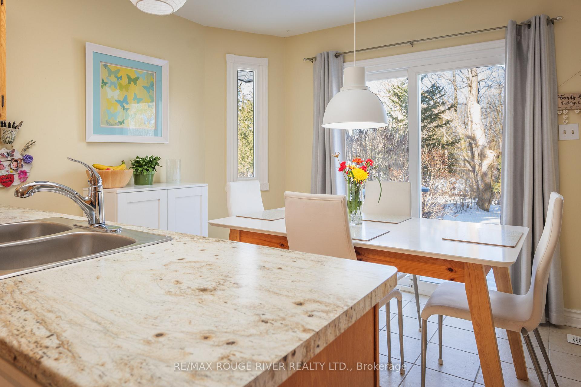 Photo 15 of 360 Sheppard Avenue, Pickering, Rougemount — HOMEH