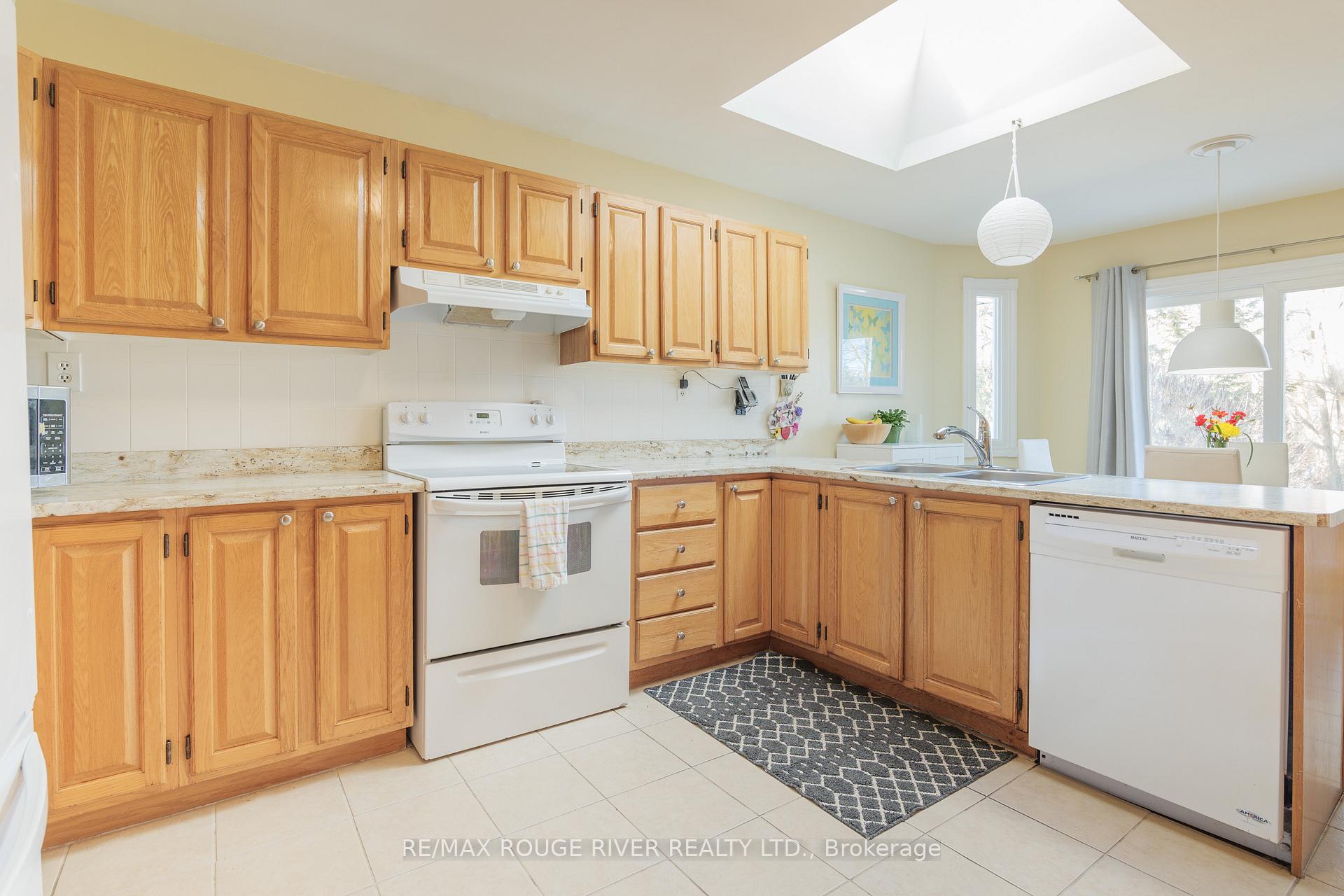 Photo 16 of 360 Sheppard Avenue, Pickering, Rougemount — HOMEH