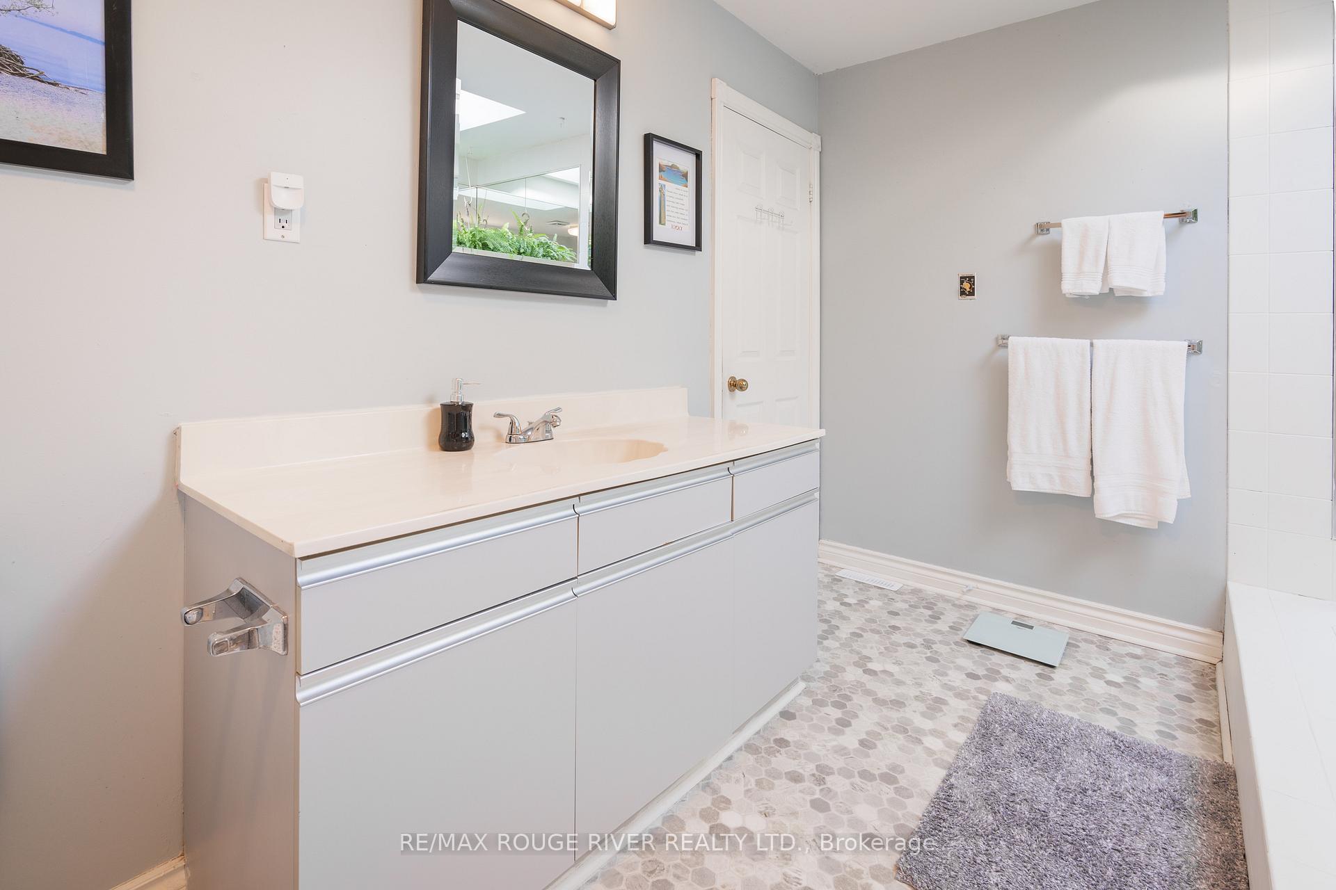 Photo 21 of 360 Sheppard Avenue, Pickering, Rougemount — HOMEH
