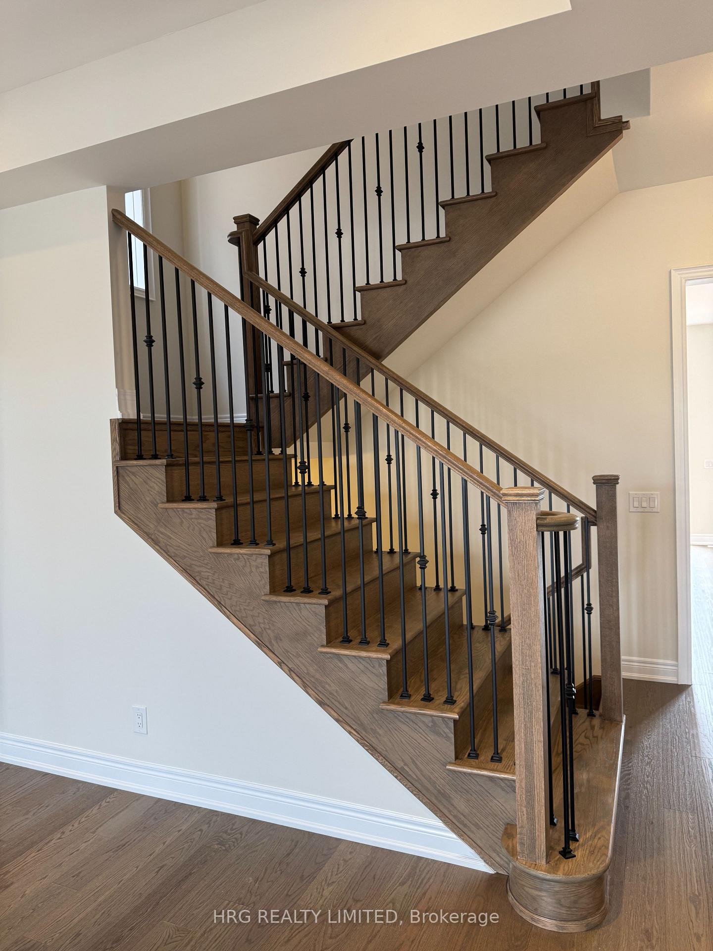 Photo 6 of 1 Spring Garden Court, Whitby, Rural Whitby — HOMEH