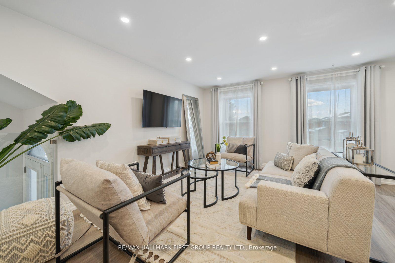 Photo 3 of 673 Chiron Crescent, Pickering, Amberlea — HOMEH