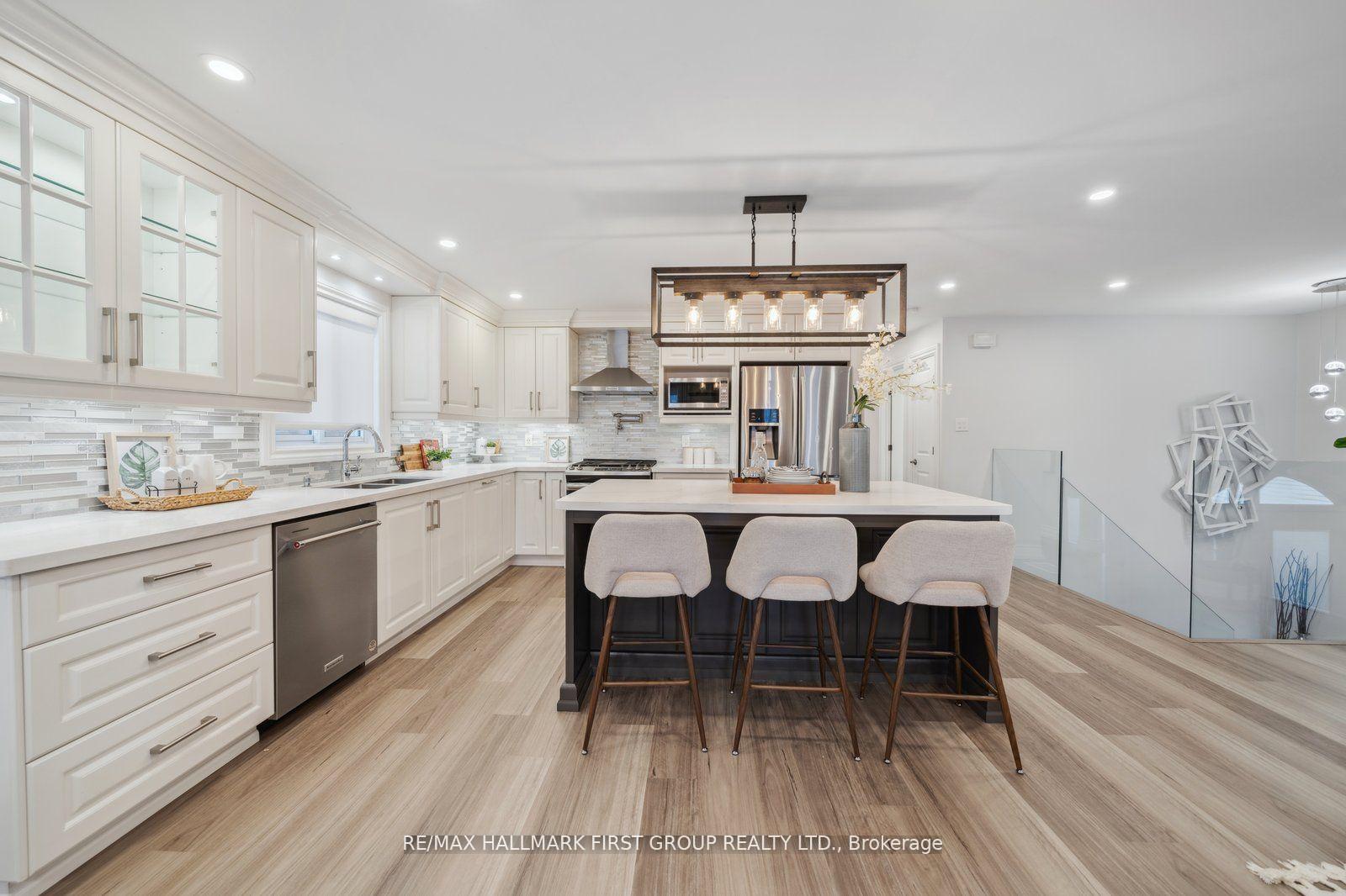 Photo 6 of 673 Chiron Crescent, Pickering, Amberlea — HOMEH