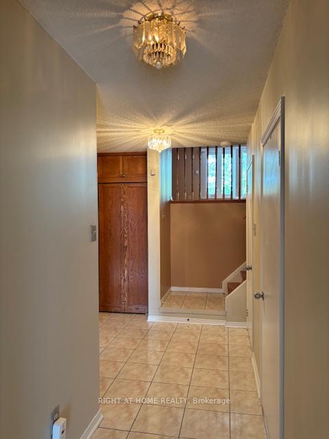 Photo 3 of 5 Hearne Crescent, Ajax, Central — HOMEH