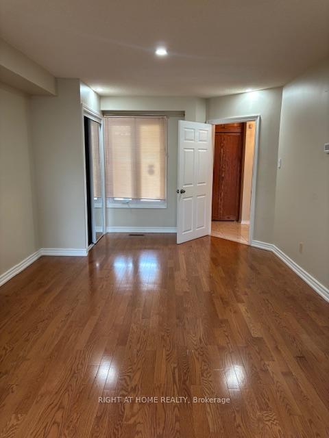 Photo 5 of 5 Hearne Crescent, Ajax, Central — HOMEH