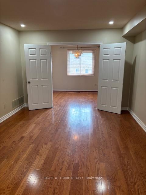 Photo 6 of 5 Hearne Crescent, Ajax, Central — HOMEH
