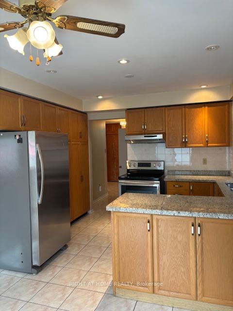 Photo 10 of 5 Hearne Crescent, Ajax, Central — HOMEH