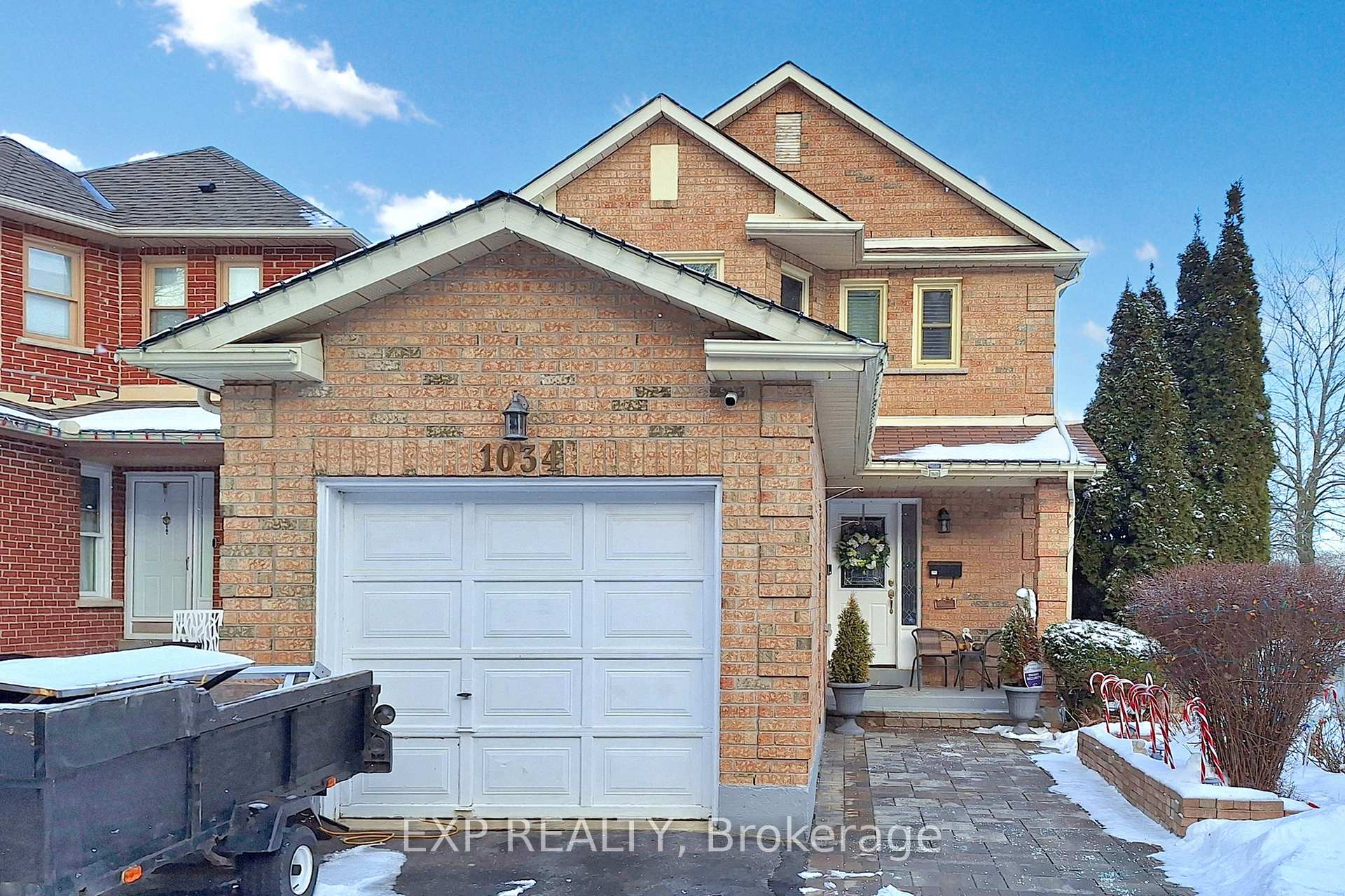 Photo 5 of 1034 Benton Crescent, Pickering, Liverpool — HOMEH