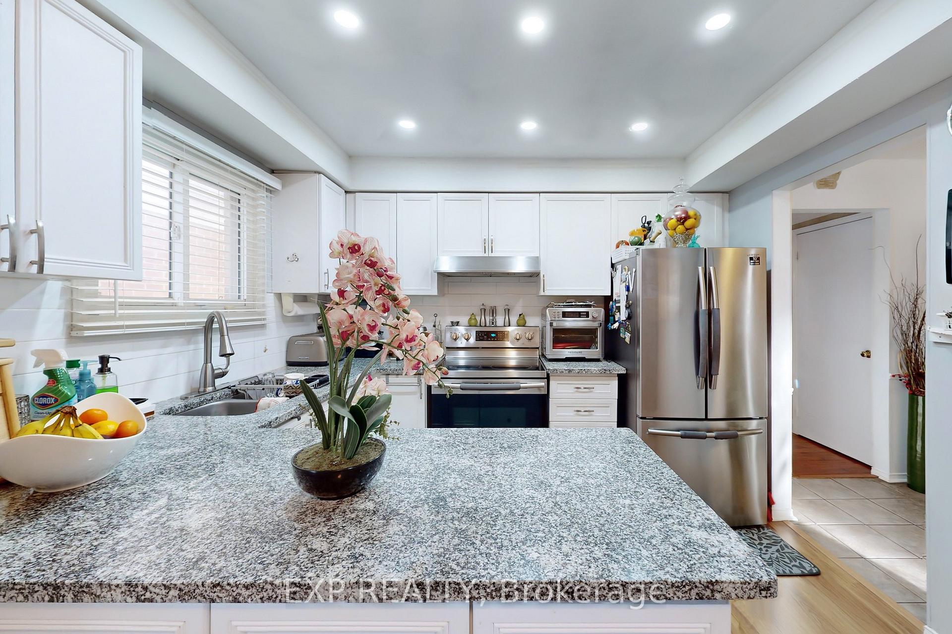Photo 13 of 1034 Benton Crescent, Pickering, Liverpool — HOMEH