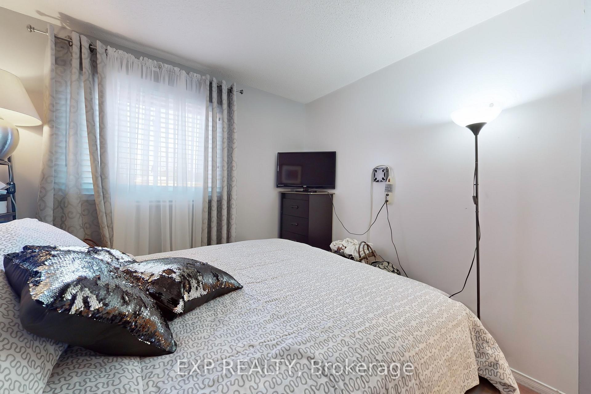 Photo 31 of 1034 Benton Crescent, Pickering, Liverpool — HOMEH
