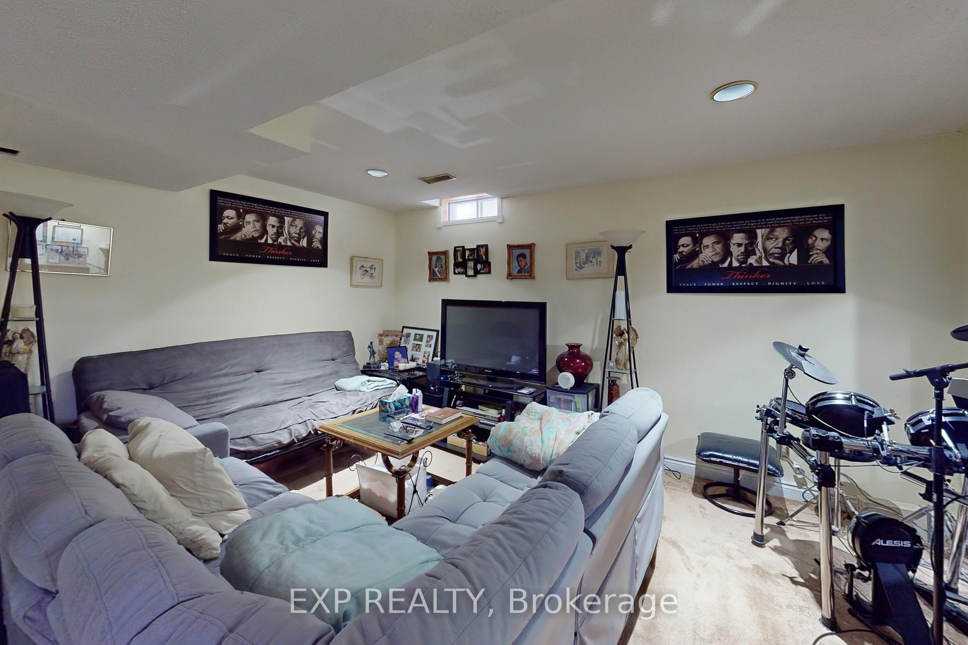 Photo 40 of 1034 Benton Crescent, Pickering, Liverpool — HOMEH