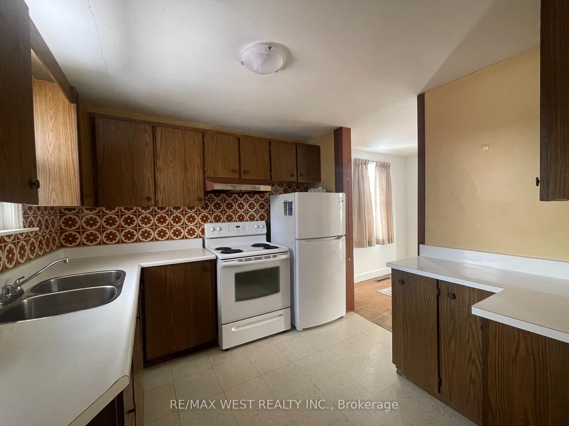 Photo 5 of 94 Hawman Avenue, Vaughan, Vaughan Grove — HOMEH