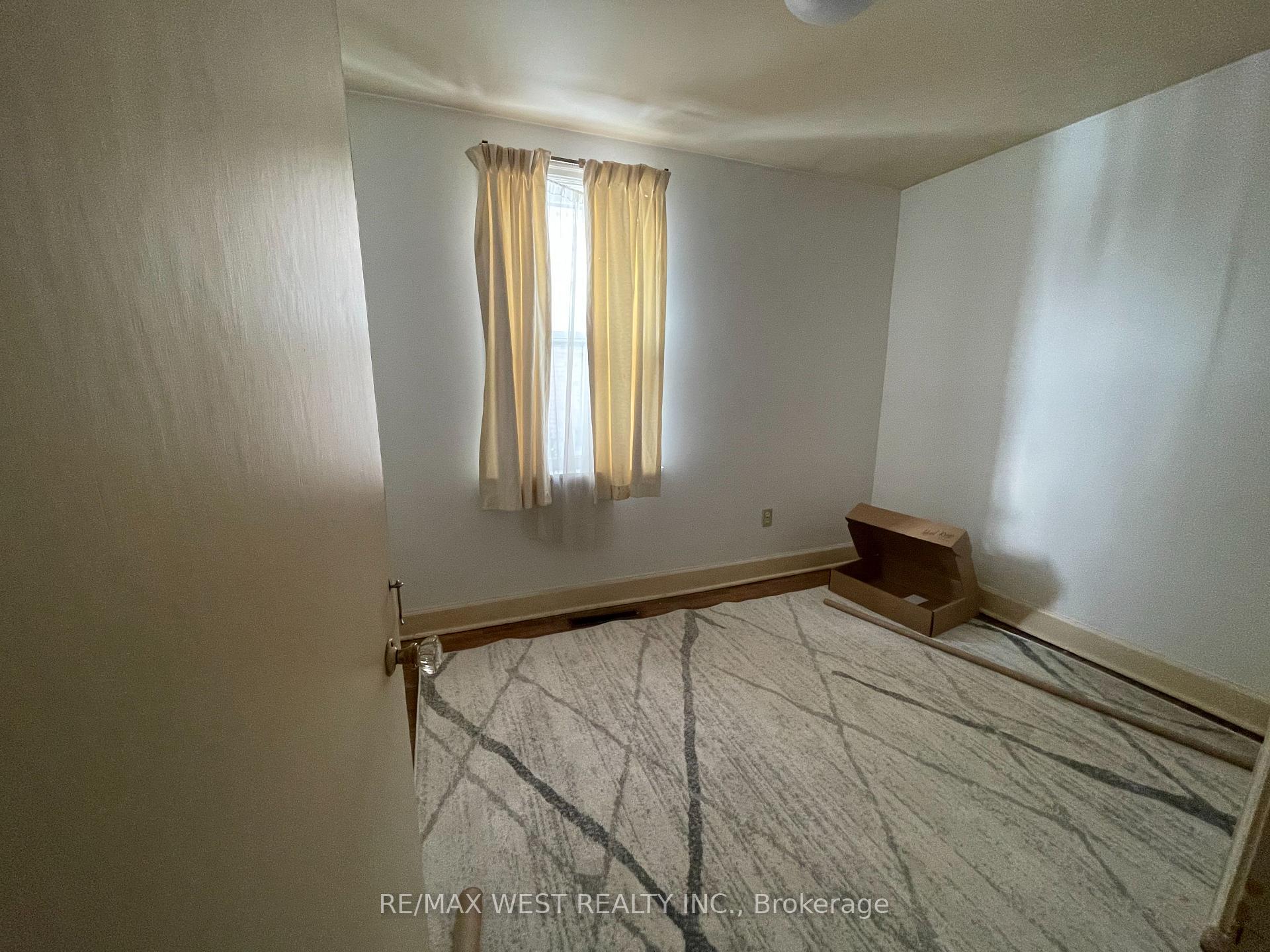 Photo 9 of 94 Hawman Avenue, Vaughan, Vaughan Grove — HOMEH