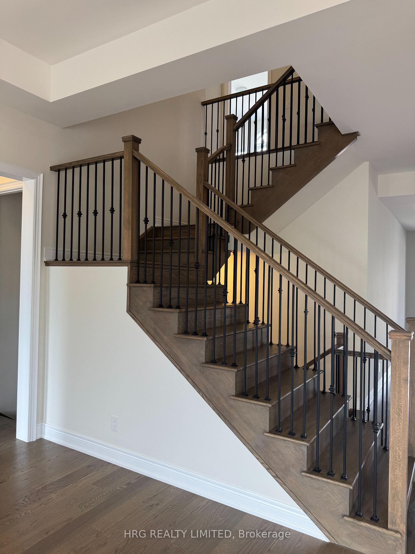 Photo 6 of 84 Pheasant Ridge Drive, Whitby, Rural Whitby — HOMEH