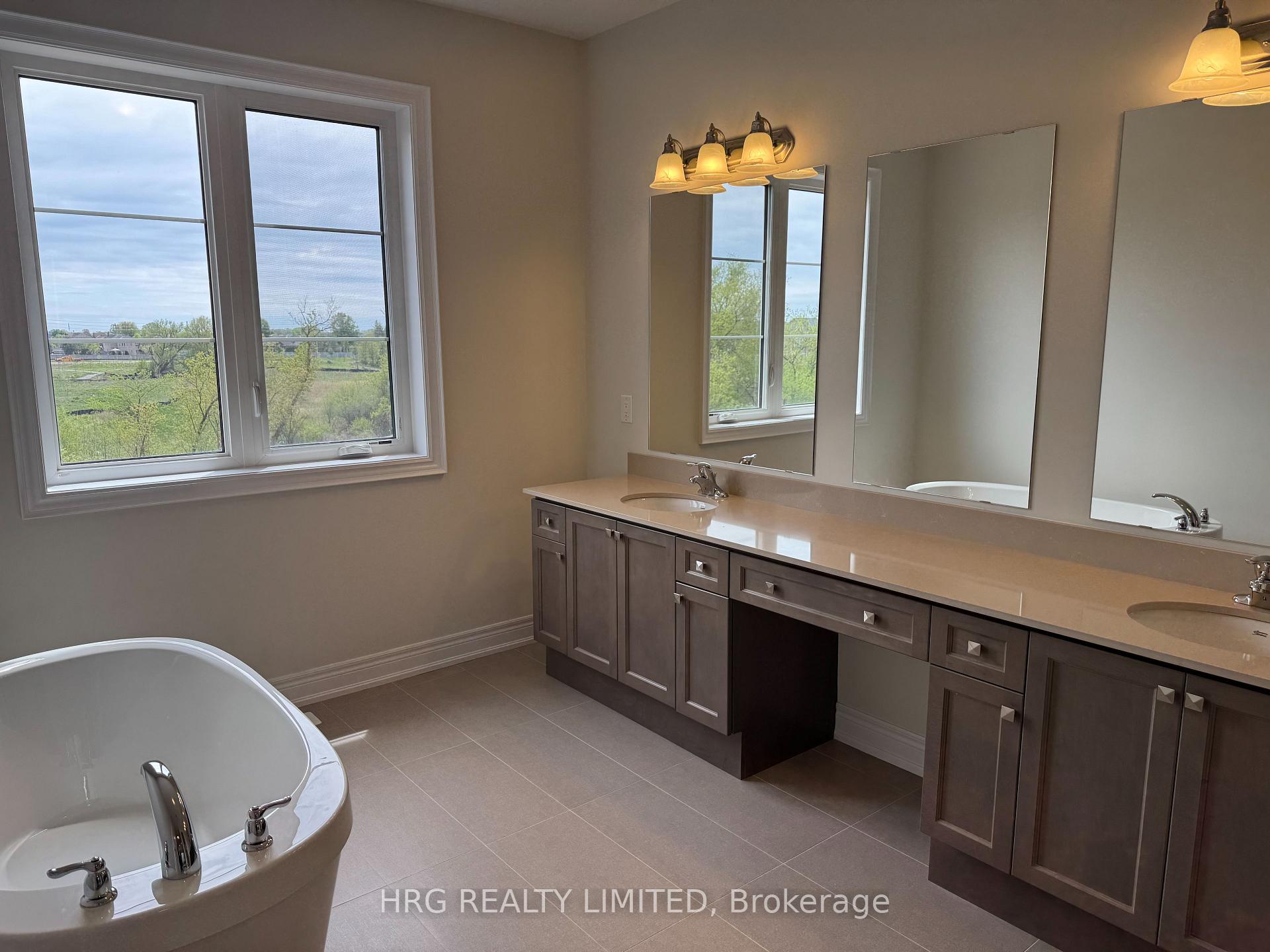 Photo 10 of 84 Pheasant Ridge Drive, Whitby, Rural Whitby — HOMEH
