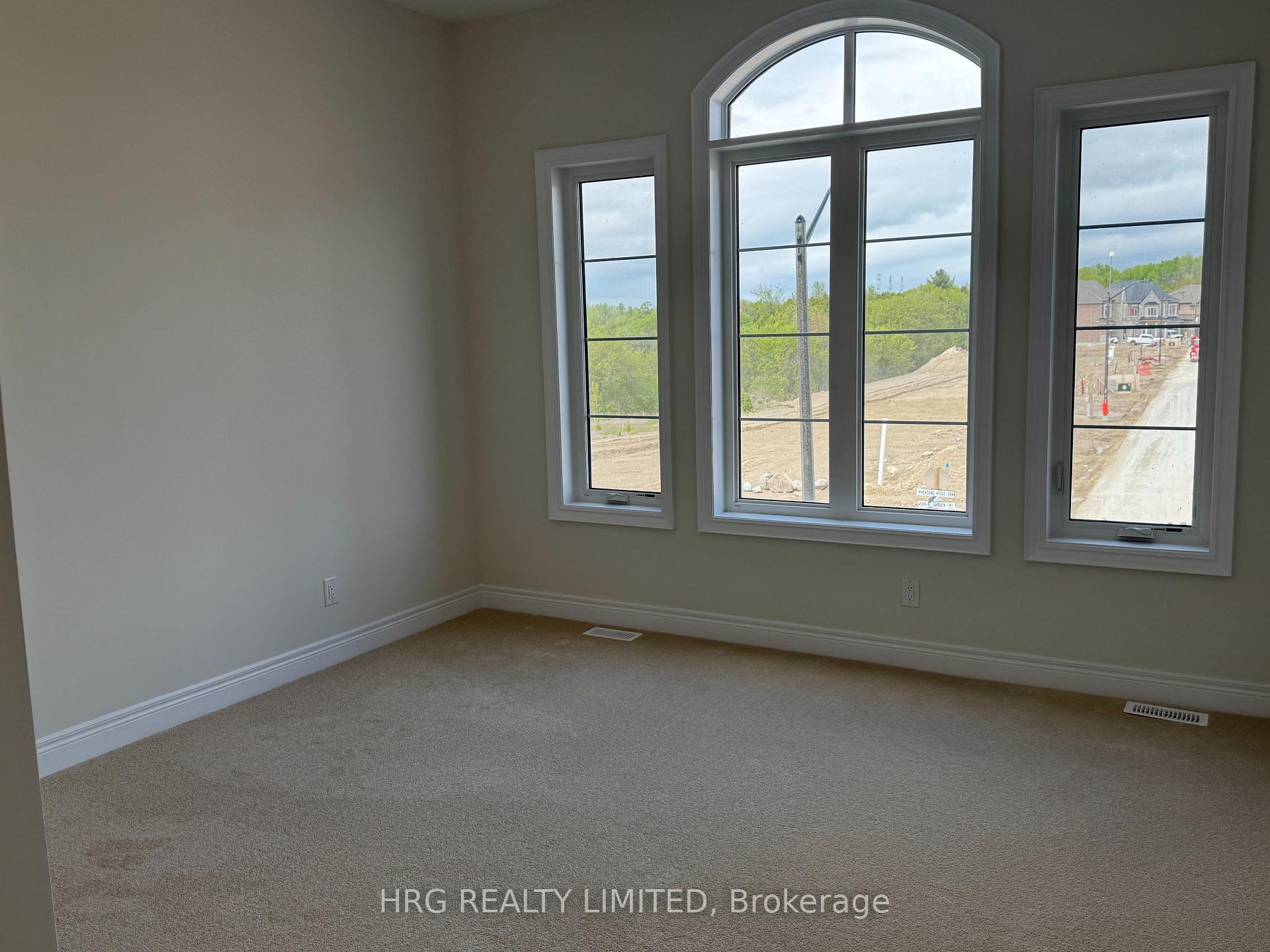 Photo 13 of 84 Pheasant Ridge Drive, Whitby, Rural Whitby — HOMEH
