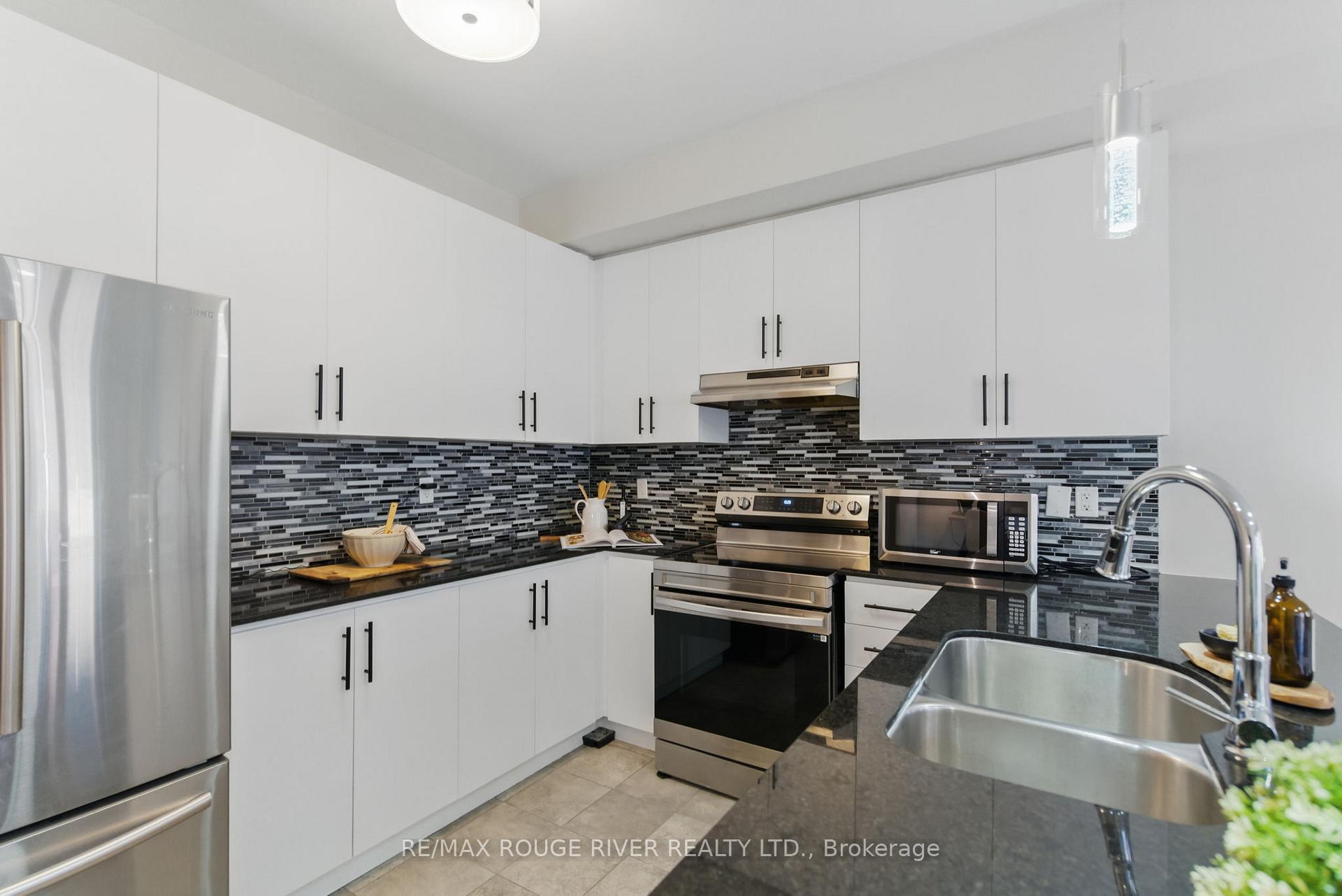 Photo 7 of 4 Prospect Way, Whitby, Pringle Creek — HOMEH