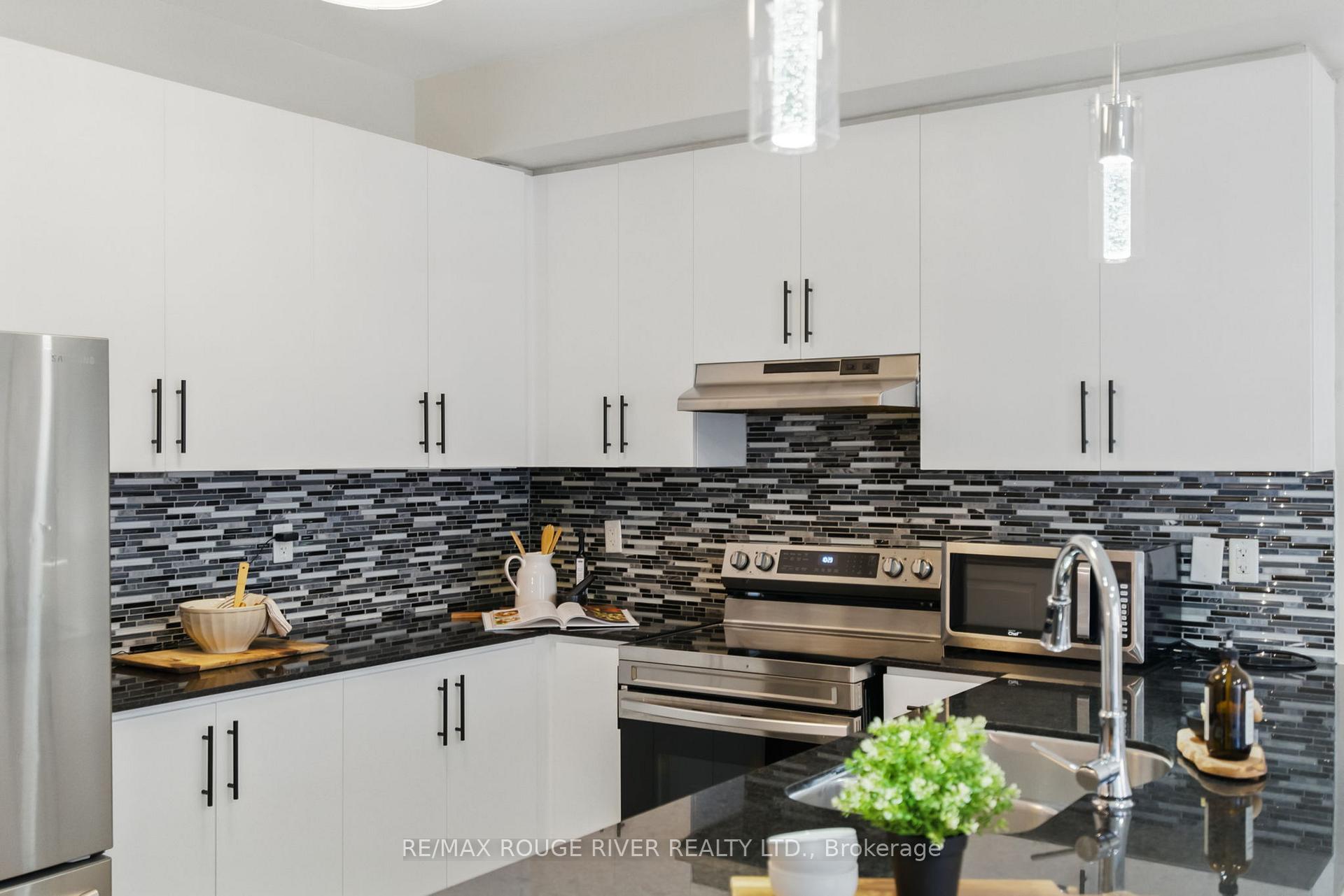 Photo 8 of 4 Prospect Way, Whitby, Pringle Creek — HOMEH