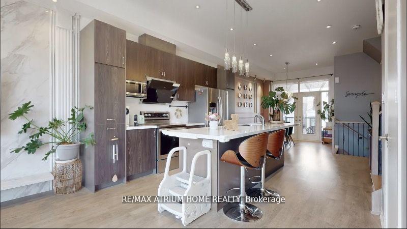 Photo 8 of 143 Arianna Crescent W, Vaughan, Patterson — HOMEH