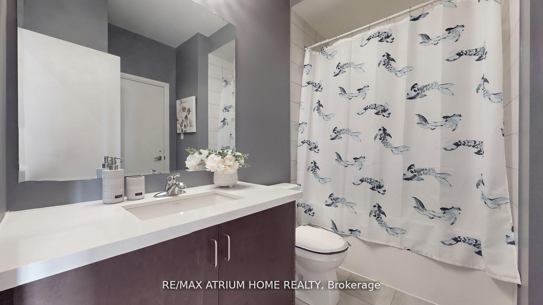Photo 18 of 143 Arianna Crescent W, Vaughan, Patterson — HOMEH