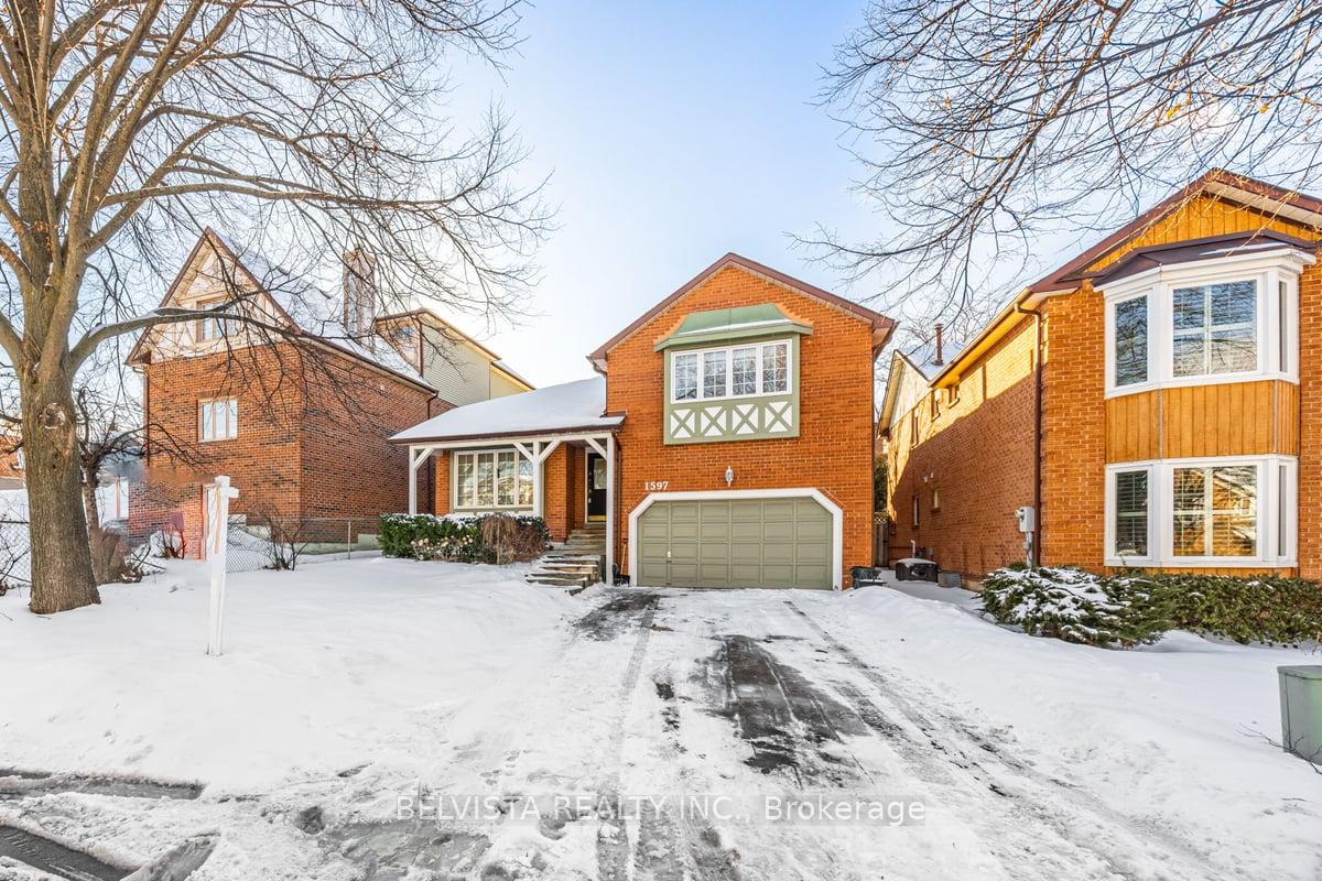 Photo 2 of 1597 Heathside Crescent, Pickering, Liverpool — HOMEH