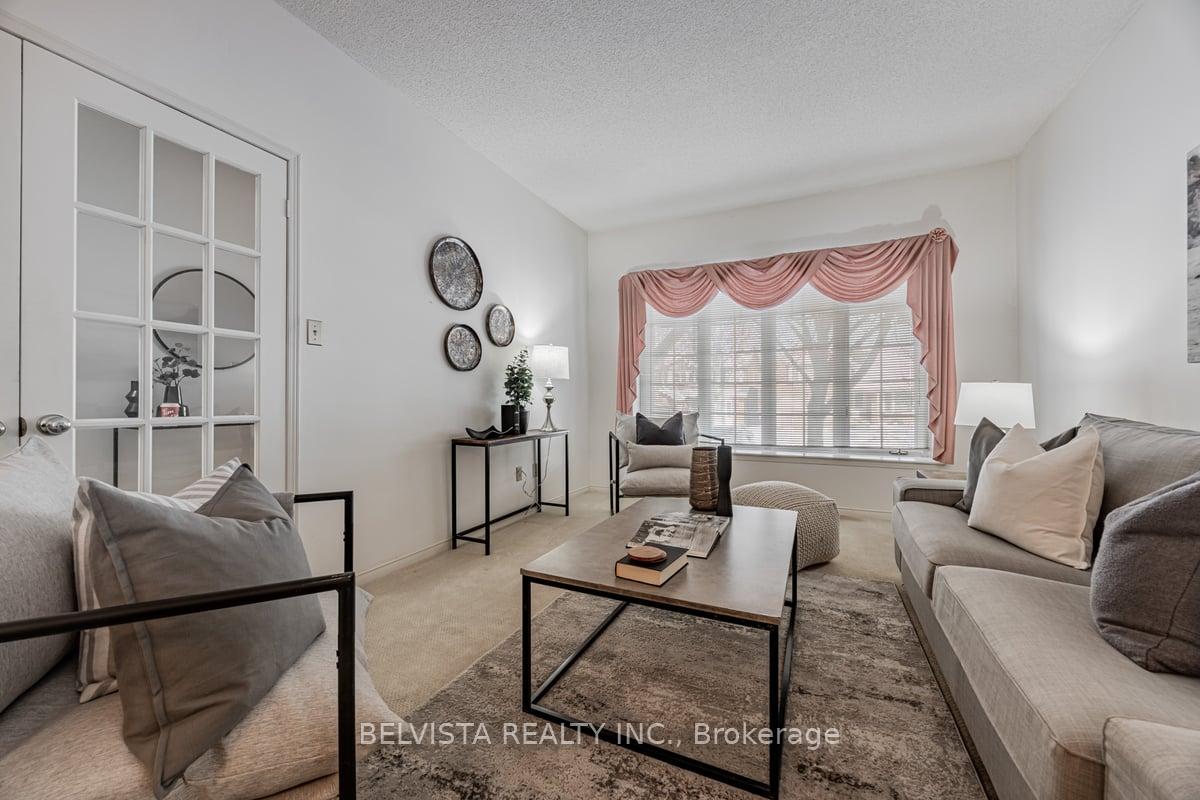 Photo 3 of 1597 Heathside Crescent, Pickering, Liverpool — HOMEH