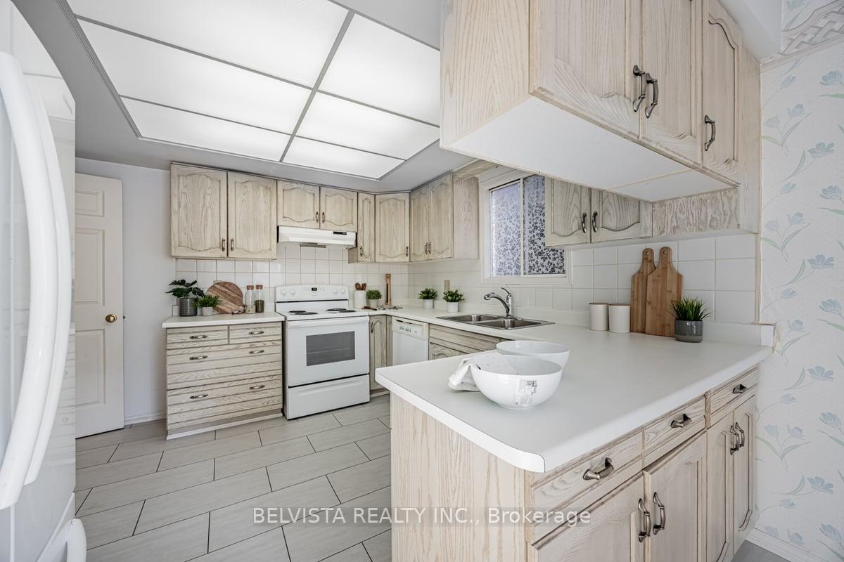Photo 14 of 1597 Heathside Crescent, Pickering, Liverpool — HOMEH