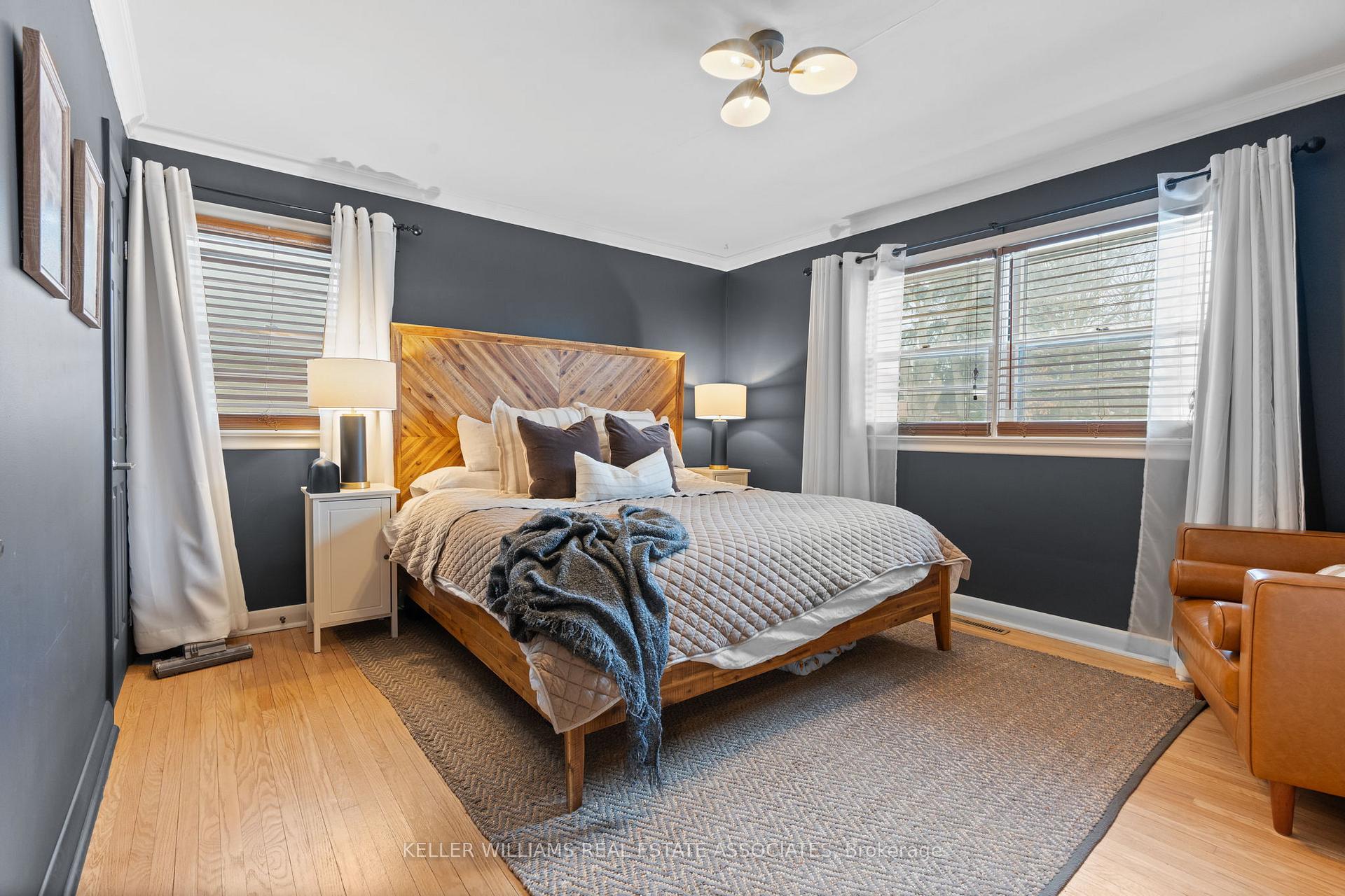 Photo 15 of 406 Saint John Street W, Whitby, Downtown Whitby — HOMEH