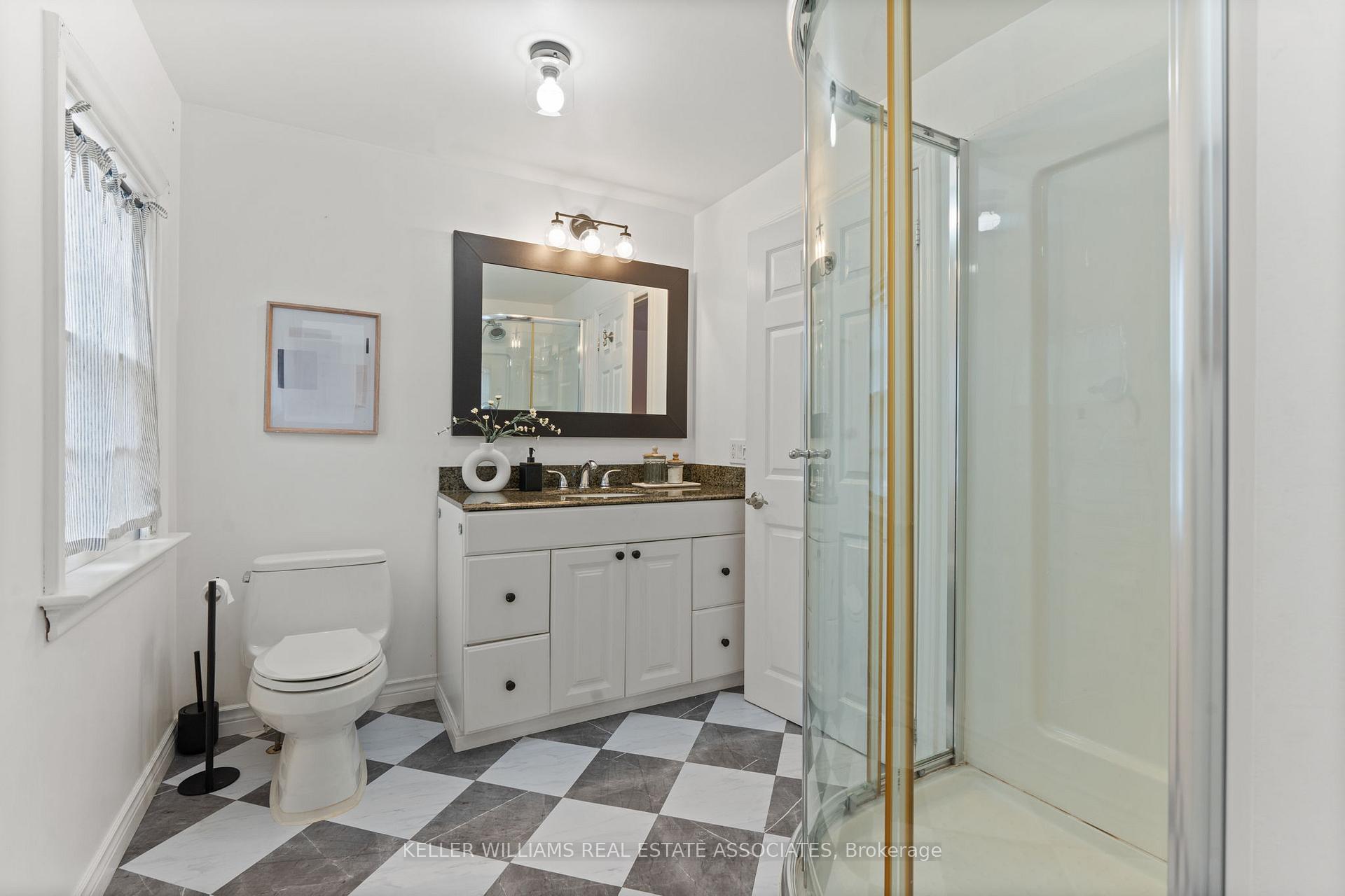 Photo 21 of 406 Saint John Street W, Whitby, Downtown Whitby — HOMEH